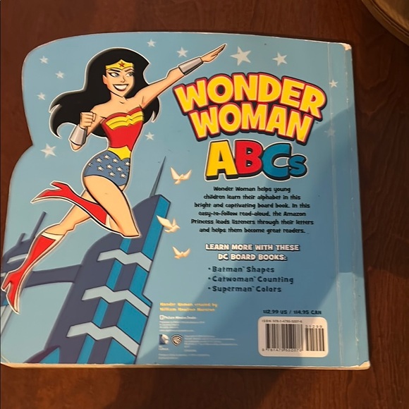 Wonder Woman ABCs Kids Book - Picture 7 of 7
